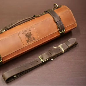 Juego de Cuchillos de Chef Forjados a Mano con Hoja de Acero al Carbono y Mango de Madera, con Estuche de Cuero para Uso en la Cocina LKR-0357 - Product Image 1