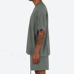 Ensemble deux pièces décontracté d'été pour hommes, respirant, pour la gym et le streetwear, avec t-shirt oversize et short, logo personnalisé OEM - Product Image 5