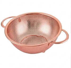 Passoire en cuivre de qualité supérieure avec poignées, égouttoir en métal durable, ustensile de cuisine élégant pour fruits et légumes - Product Image 4