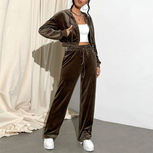 Conjunto Deportivo de Felpa para Mujer, Transpirable, Casual, Elegante, Clásico y Moderno, con Logotipo Personalizado y Color a Elección - Product Image 2