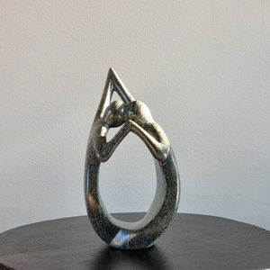 Sculpture en aluminium coulée à la main façonnée par la tradition, l'imagination, des contours fluides et une excellence artistique moderne - Product Image 6