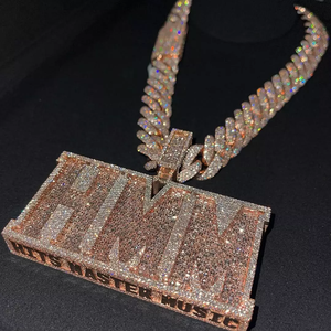 จี้เพชรโมอิสซาไนต์ VVS แบบสั่งทำพิเศษ สไตล์ฮิปฮอปสุดหรู ประดับทองคำ ดีไซน์เก๋ไก๋ พร้อมจี้ตัวอักษรสำหรับผู้ชาย เหมาะสำหรับงานปาร์ตี้ - Product Image 2
