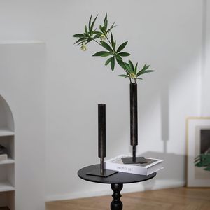 Jarrón de Mesa Minimalista de Bronce, Hecho a Mano, Contemporáneo, Decorativo, de Metal, para Flores, para Regalo de Inauguración de Casa - Product Image 2