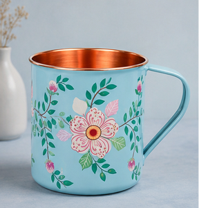 Mug en cuivre violet de luxe, peint à la main, avec un extérieur violet premium orné d'un motif floral traditionnel peint à la main et vibrant. - Product Image 2