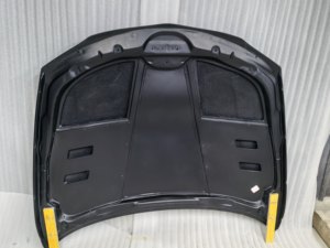 Cofano in Fibra di Carbonio Stile 1M per BMW Serie 1 E82 E87 E88 2004-2013 |   Sostituzione del Cofano Anteriore |   Adattamento Stile OEM - Product Image 4