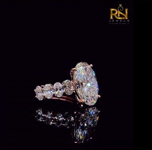 Bague de fiançailles solitaire de luxe pour homme en or massif 9K/14K/18K avec diamant ovale de laboratoire 2 carats couleur DEF OEM ODM - Product Image 3