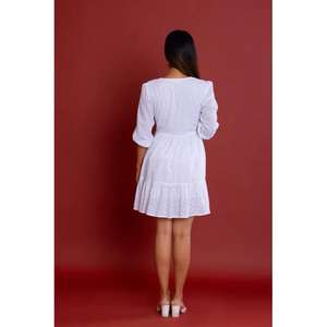 Vestido Mini Clásico Blanco con Ojales, Elegante y Ecológico para Fiestas, Cintura Natural, Prenda Femenina Atemporal para Días Soleados - Product Image 3