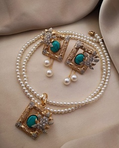 Juego de Joyería Kundan de Latón de 3 Piezas, Diseño Personalizado, Collar y Aretes, Joyería de Moda de Alta Calidad, Colección Nupcial - Product Image 2