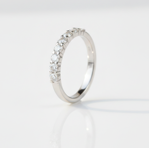 Anillo de Compromiso y Matrimonio de Plata de Ley 925 con Oro Blanco Sólido de 14K/18K y Diamante de Laboratorio de Corte Redondo Premium, Anillo de Promesa Único - Product Image 2