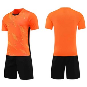 Ensemble maillot et short de football bleu à imprimé géométrique 100 % polyester, anti-humidité, col rond, manches courtes, coupe athlétique - Product Image 4