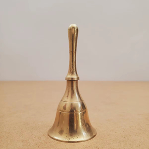 Campana de mano de latón con acabado dorado para profesores de escuela, herramienta de señalización de atención en el aula, campana de metal tradicional - Product Image 1