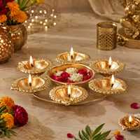 Candélabre circulaire en métal avec supports pour diya, pour les activités religieuses et les décorations festives