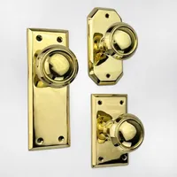 Poignée de porte ronde en laiton massif antique avec plaque de fixation, design traditionnel, durable, personnalisable