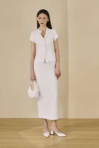 Chemisier pour femme vietnamienne à manches courtes, col châle ou col à revers, avec encolure ornée de roses KA04 - Product Image 4