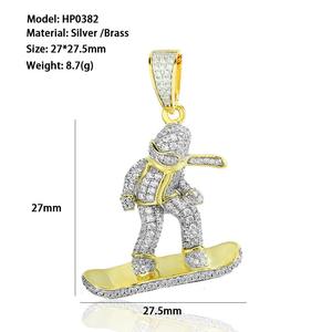 Collar con Colgante de Moissanita Estilo Hip Hop Iced Out Snowboarder, Plata de Ley 925 Chapada en Oro, Joyería Personalizada para Hombre - Product Image 4