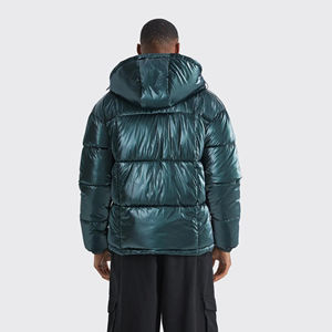 แจ็คเก็ตบอมเบอร์ผู้ชายแบบสั่งทำพิเศษสำหรับฤดูหนาว ขายส่ง แจ็คเก็ตบับเบิ้ลโพลีเอสเตอร์เนื้อมันวาว ไซส์ใหญ่ สวมใส่สบาย คอตั้ง - Product Image 4