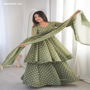 Colección de Conjuntos de Kurti-Dupatta Sharara-Peplum de Diseño con Seda Crujiente y Jacquard Butti, Listos para Usar, a Precio Mayorista - Product Image 1