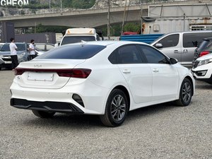 Clean White Used 2022 K3 Cerato Used Sedan White Left Hand <b>Drive</b> 1.6L Economic Durable Petrol Automatic Leather Seats - Product Image 2