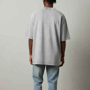 เสื้อยืดฮิปฮอปผู้ชายทรงโอเวอร์ไซส์คุณภาพสูง หนัก 180 กรัม สไตล์วินเทจ ไหล่ตก ผ้าฝ้าย 100% รับสกรีนโลโก้ แห้งเร็ว ระบายอากาศได้ดี - Product Image 6