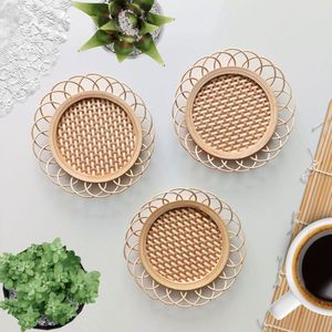 แผ่นรองแก้วหวายสานลายฉลุธรรมชาติ  งานฝีมือจากหญ้าทะเล  ทนความร้อน  สไตล์เรียบง่ายแบบชนบท สำหรับตกแต่งโต๊ะอาหาร - Product Image 1