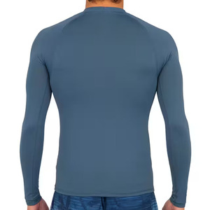 Nouveaux designs de rashguards pour hommes, logo/couleur personnalisés, respirants, confortables, haute qualité, anti-rides, en promotion. - Product Image 5