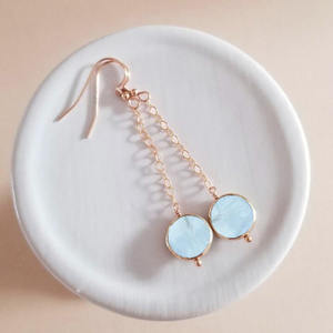 Boucles d'oreilles pendantes en opale bleue en forme de pièce de monnaie, pierre précieuse naturelle bleu ciel, bijoux faits à la main plaqués argent pour femmes - Product Image 2