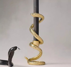 Porte-bougie en métal en forme de serpent, décoration traditionnelle pour la maison, sculpture de table pour salon, forme irrégulière durable - Product Image 3