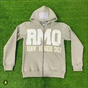 RMO Raww Members Only Herren Kapuzenpullover Fleece-Sweatshirt 100% Baumwolle Hellgrau Reguläre Ärmel Winterbekleidung mit Aufdruck - Product Image 1