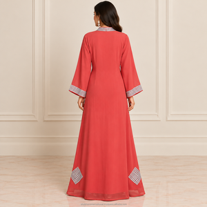 Abaya de Color Verde Esmeralda con Bordado Dorado |   Vestido Maxi Marroquí Ligero, Elegante y de Lujo para Fiesta de Eid o Boda - Invierno/Verano - Product Image 2