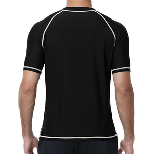 เสื้อแรชการ์ดแขนยาวสีดำสำหรับผู้ชาย แห้งเร็ว 220 กรัม พิมพ์ลายด้วยเทคนิคฮีททรานเฟอร์ ผลิตจากโพลีเอสเตอร์ เหมาะสำหรับกีฬาทางน้ำและกิจกรรมชายหาด - Product Image 2