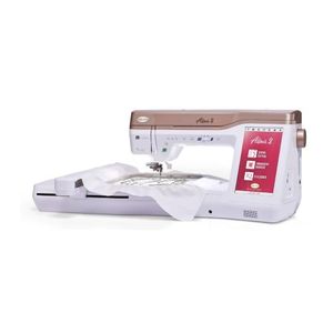 DISPONIBLE DÉSORMAIS : Machine à coudre et à broder Altair - Product Image 1