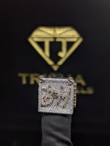 Bague Alphabet Personnalisée en Argent Sterling 925 avec Diamant Moissanite VVS, Bijoux de Luxe Personnalisés par Trisha Jewels - Product Image 6