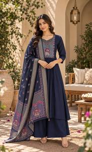 Magnifique Ensemble Premium en Soie Romaine : Top et Pantalon Plazzo Réversibles, Séchage Rapide, Infroissable et Extensible - Product Image 4