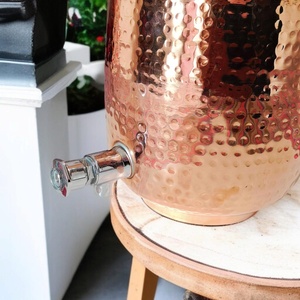 Vaisselle artisanale en cuivre, gourde écologique en cuivre, bouteille d'eau en cuivre, bouteille en cuivre à finition martelée, bouteille en cuivre oxydé - Product Image 2