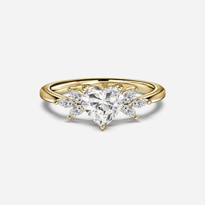 Anillo de Compromiso Floral con Diamante Cultivado en Laboratorio de 2 Quilates con Corte Corazón, Oro Amarillo de 14K, Venta al por Mayor - Product Image 4