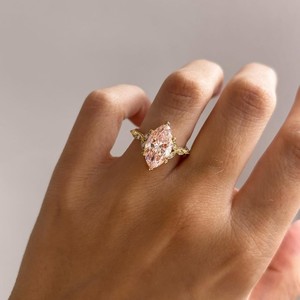 Élégante bague de fiançailles vintage en argent sterling 925 avec halo de diamants roses marquise cultivés en laboratoire, certifiée IGI, luxe VVS, diamant fin - Product Image 4