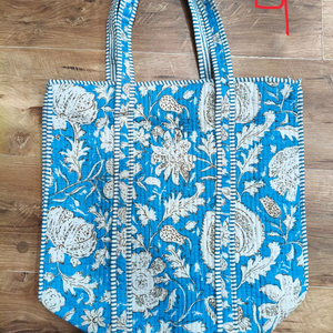 Sac fourre-tout pour femme fait main 100% coton, imprimé animal, tendance et élégant, sac à bandoulière avec fermeture ouverte, lavable - Product Image 1