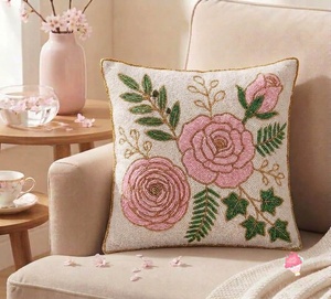 Housse de coussin perlée faite à la main de qualité supérieure avec broderie complexe pour un salon de luxe, une chambre à coucher et une décoration intérieure élégante - Product Image 6