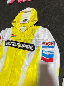 Chaqueta Cortavientos Unisex Personalizada de Doble Capa con Capucha, de Nailon Impermeable y Resistente al Viento, con Diseño Bordado - Product Image 3