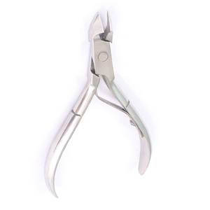 Vente en gros d'outils de manucure en acier inoxydable : Coupe-ongles à lame courbée, Ciseaux pour peaux mortes, Pince à cuticules - Product Image 3