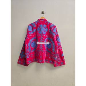 Chaqueta de terciopelo rosa al por mayor, chaqueta corta Suzani hecha a mano, abrigo con bordado floral, chaqueta boho hippie, chaqueta de fiesta para mujer - Product Image 6