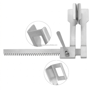 Retractor de Costillas Finochietto Manual de Acero Quirúrgico Betenza, Ajustable y de Alta Resistencia para Cirugía Cardíaca y Torácica - Product Image 1