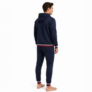 Survêtement pour homme avec tissu résistant, coupe confortable et design moderne pour les activités décontractées et sportives - Product Image 6