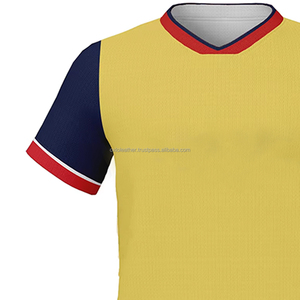 Ensemble d'uniformes de football à manches courtes en polyester 100% fait à la main vêtements de sport pour hommes et femmes avec maillots de l'équipe de France et de joueurs - Product Image 6