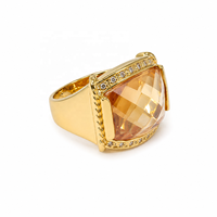 Bague Chevalière Unisexe en Argent Sterling 925 Plaqué Or avec Zirconium Taille Coussin Champagne, Luxe, Vente en Gros pour Cérémonie de Remise des Diplômes