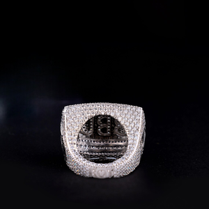 Bague de fiançailles en argent 925 avec diamant moissanite ovale et halo scintillant - Product Image 3