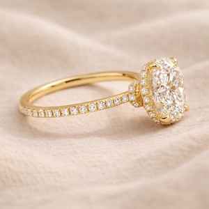 Bague de promesse classique en moissanite taille ovale avec halo pour femme, en argent sterling 925 plaqué or, cadeau de fiançailles pour partenaire - Product Image 2