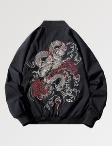 Chaqueta Bomber Tiger 'Akigara' con Bordado de Lona, Estilo Tradicional de Tatuajes, Chaqueta Sukajan Unisex, Transpirable y Ecológica - Product Image 4
