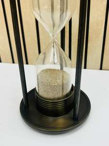 Reloj de Arena de Aluminio con Acabado Negro Antiguo de 8'' con Diseño 3D de Ángel Animal |   Pie Decorativo Vintage para Mesa de Graduación - Product Image 3