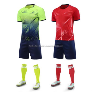 ชุดฟุตบอลสีน้ำเงินแบบกำหนดเองสำหรับผู้ชาย เสื้อคอวีแขนสั้น กางเกงขาสั้น ผ้าโพลีเอสเตอร์ซับเหงื่อ ระบายอากาศได้ดี เหมาะกับทุกฤดูกาล ทรงสปอร์ต - Product Image 3